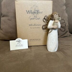 Willow Tree ‘With Affection’ Angel with Cat - Cream and Brown